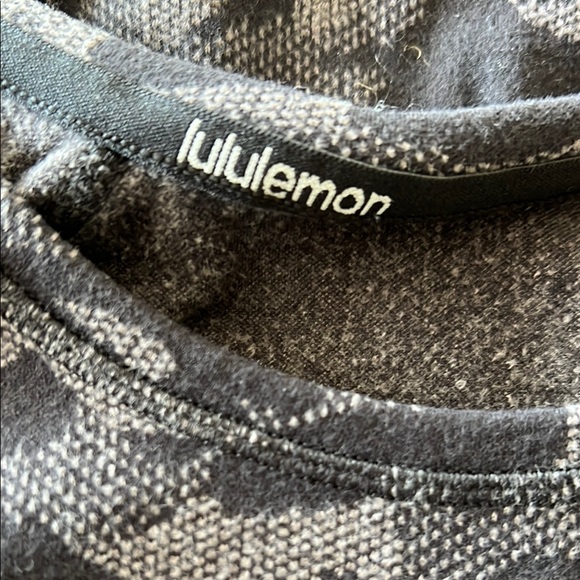 Lululemon fitted fleece running top - Picture 3 of 3